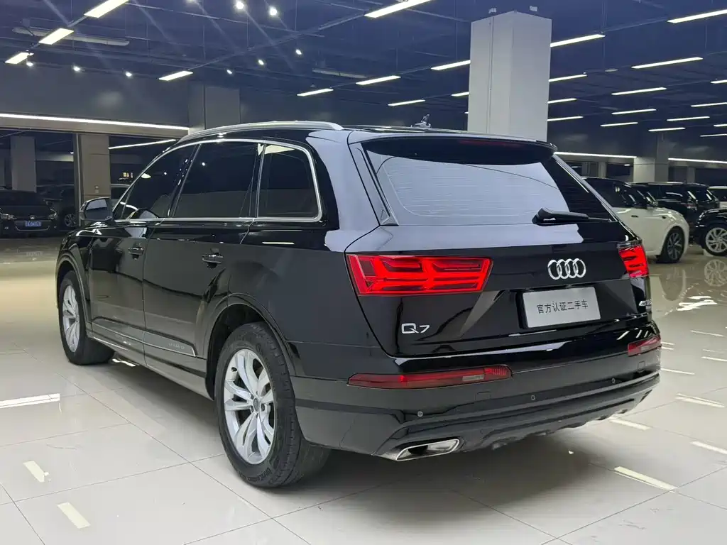 Audi Q7 — миниатюра 7