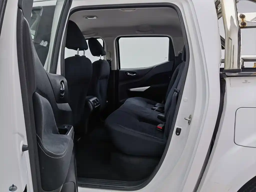 Nissan Navara — миниатюра 15