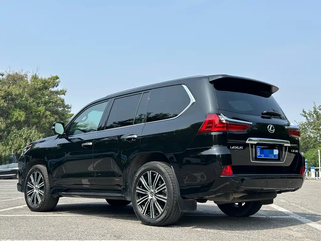 Lexus LX — миниатюра 15