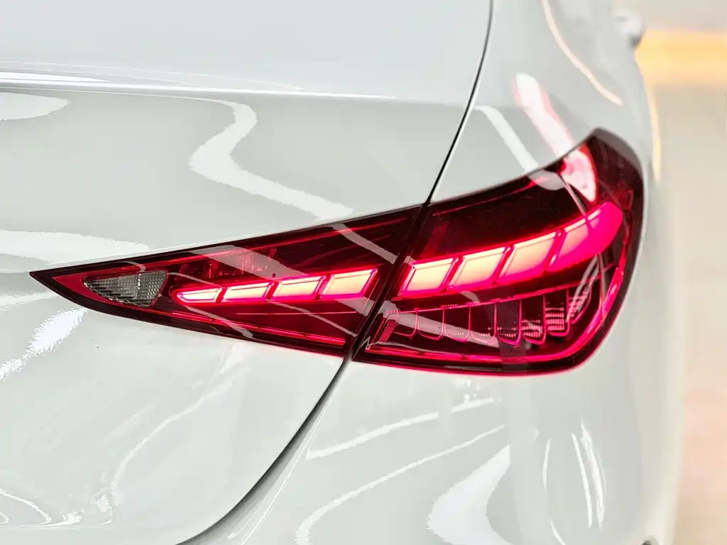 Mercedes-Benz C-Class — миниатюра 17