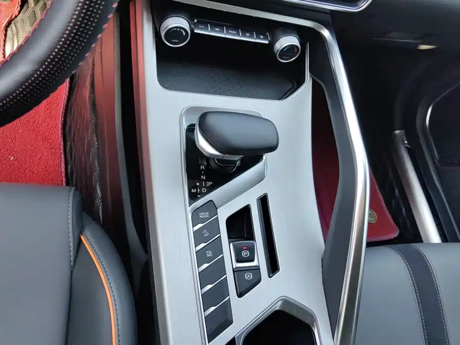 Geely Binyue — миниатюра 16