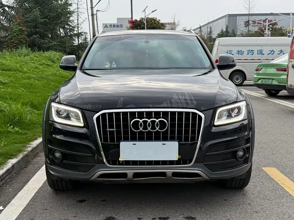 AUDI  Q5