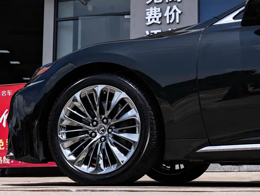 Lexus LS 2018 500h Executive V