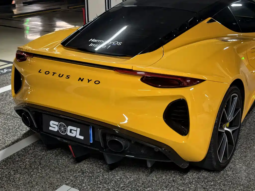Lotus Emira — миниатюра 12