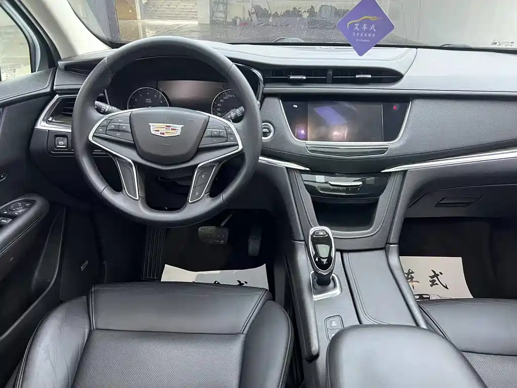 CADILLAC XT5