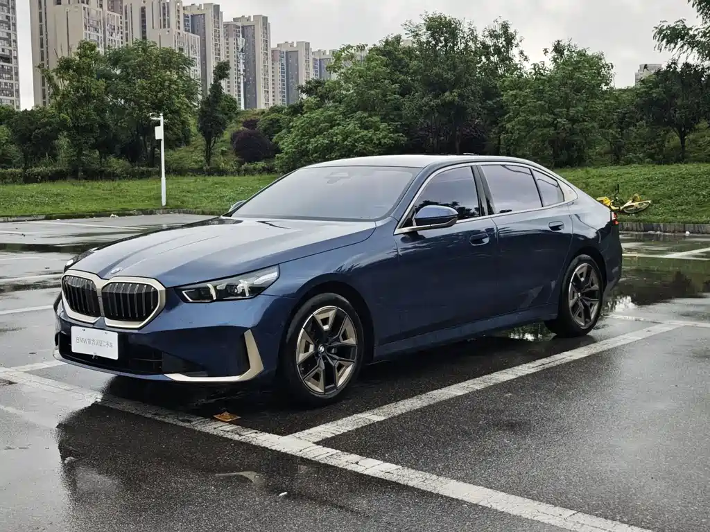 BMW 5 Series 2025