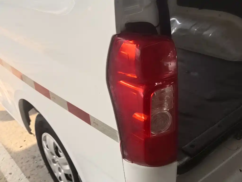 CHANGAN CHANGAN RUIXING EM60