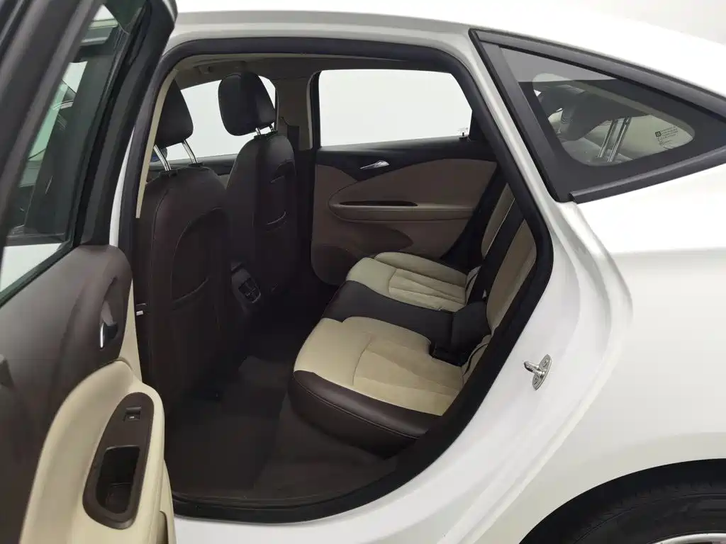 Buick Verano — миниатюра 15