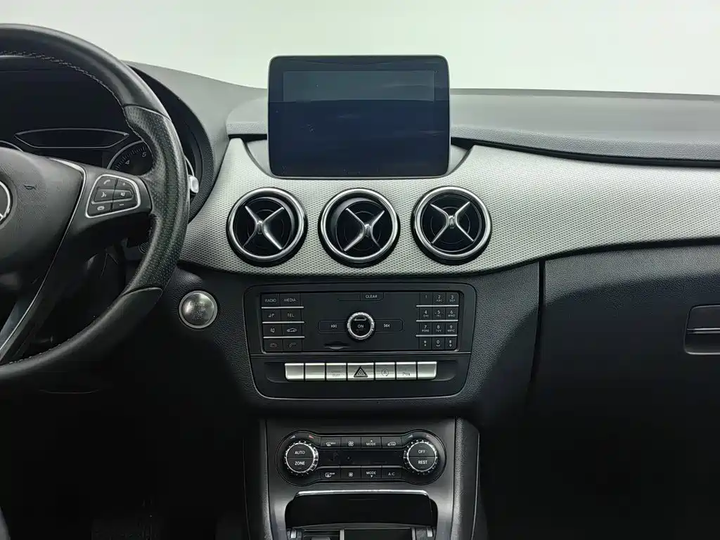 Mercedes-Benz B-Class — миниатюра 12