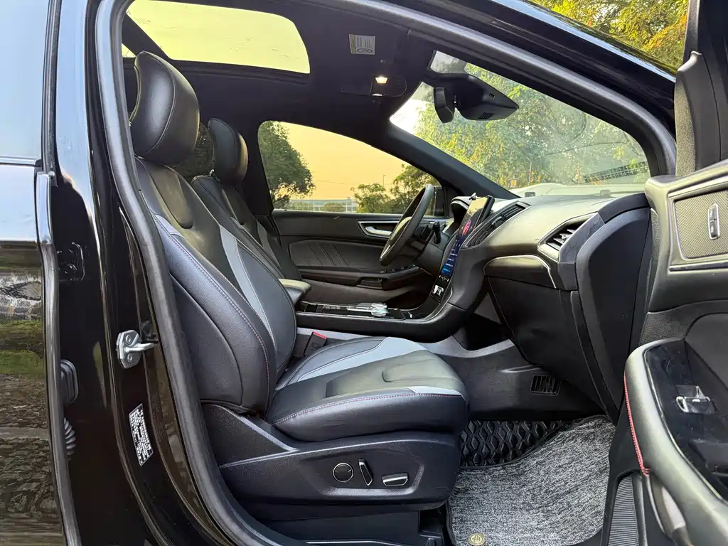 Ford Edge — миниатюра 11