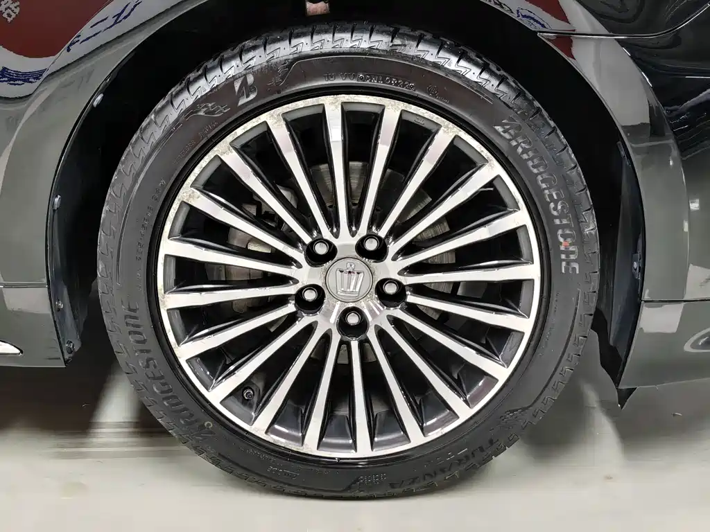 Toyota Crown — миниатюра 16