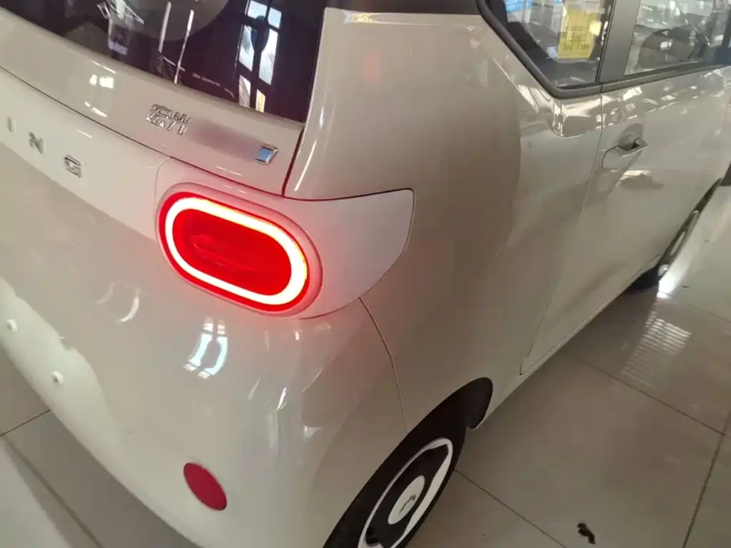 Wuling MINIEV — миниатюра 8
