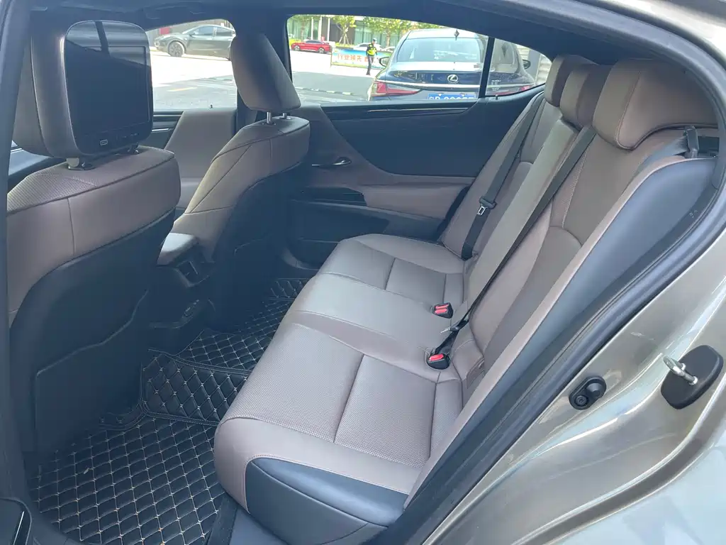 Lexus ES 2023 200