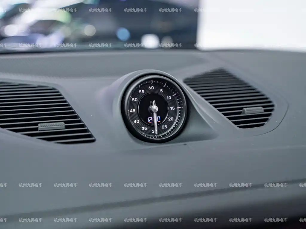 Porsche Cayenne — миниатюра 23