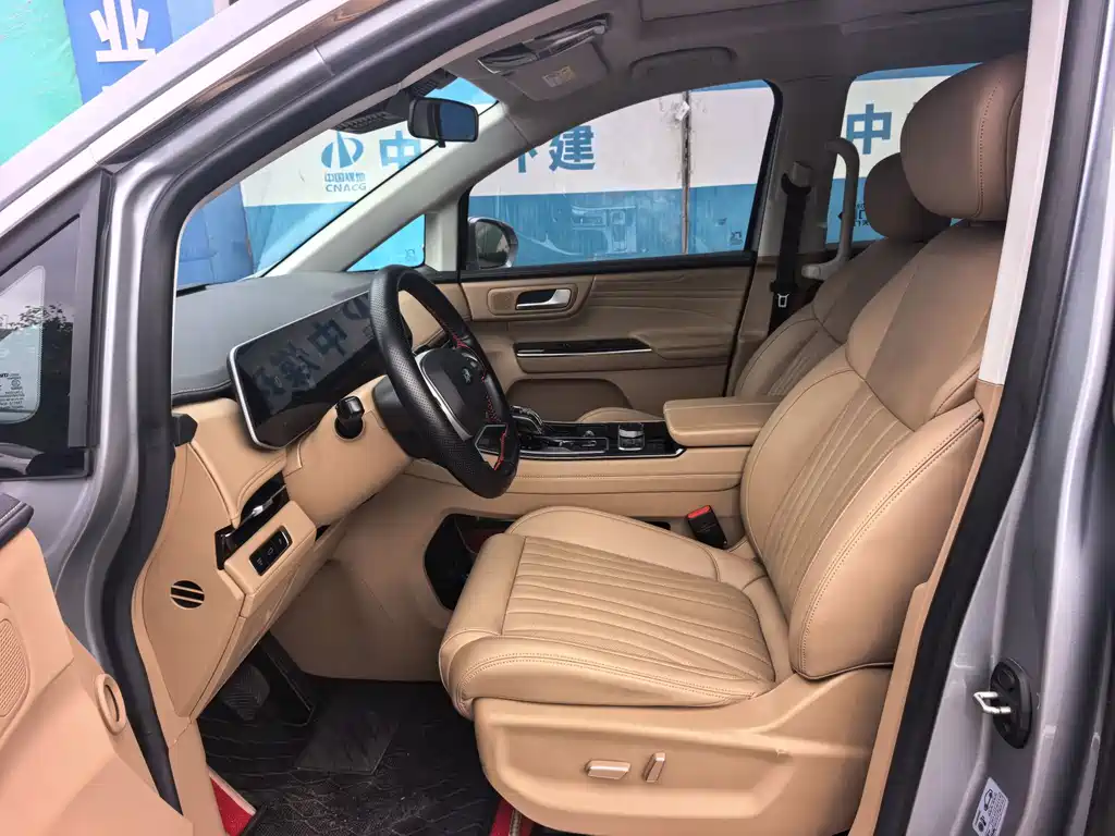 JAC Motors RUIFENG RF8 PHEV