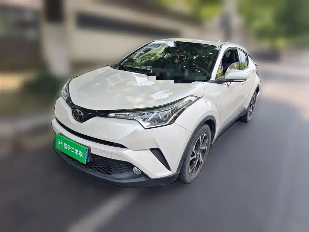 Купить Toyota C-HR