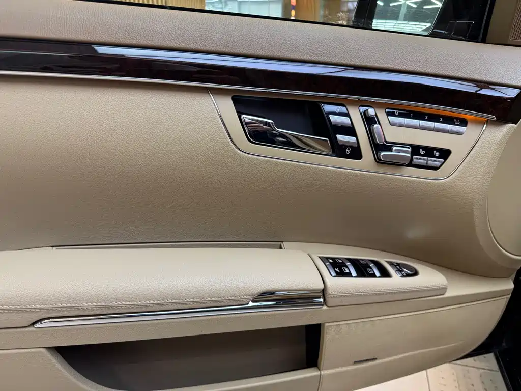 Mercedes-Benz S-Class — миниатюра 11
