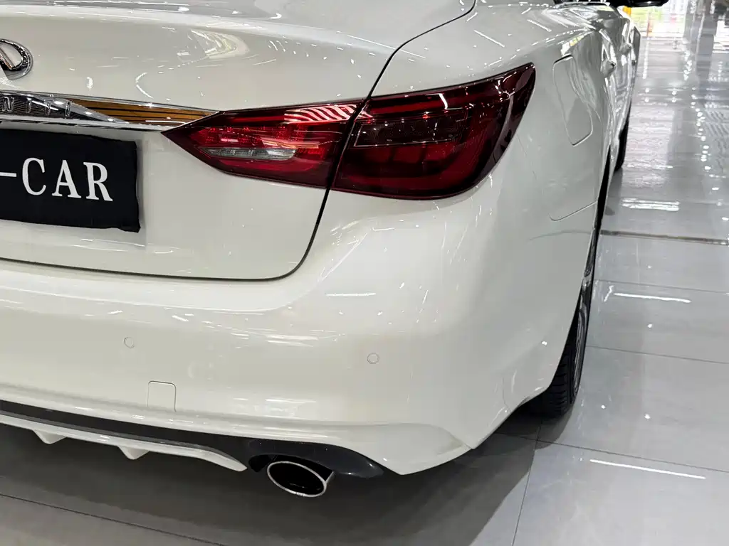 Infiniti Q50L 2019 2.0T 30
