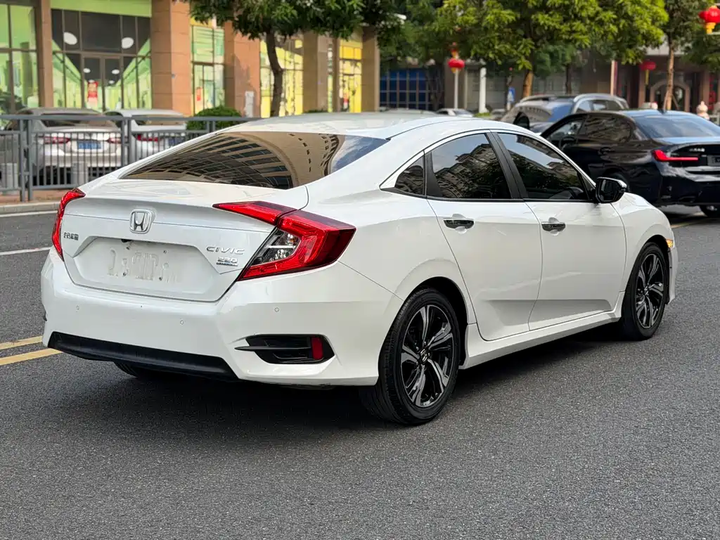 Honda Civic — миниатюра 15