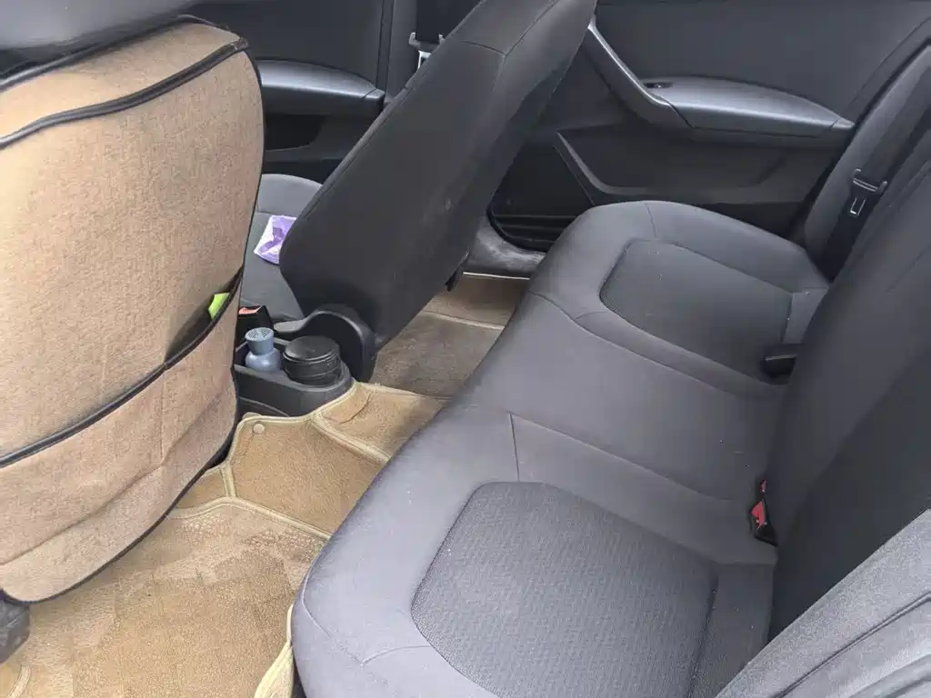 Volkswagen Santana — миниатюра 4