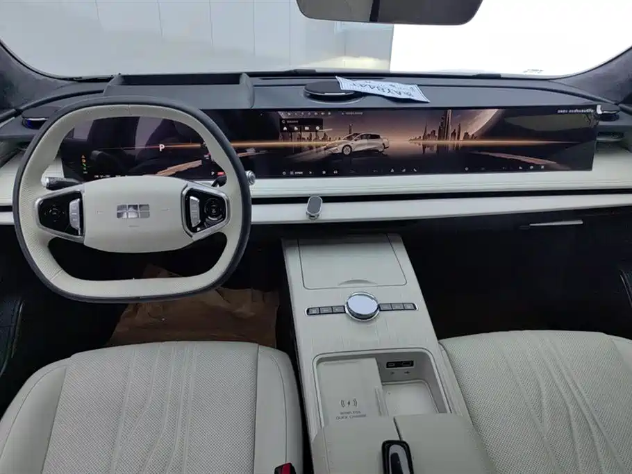 GEELY GALAXY GALAXY E8