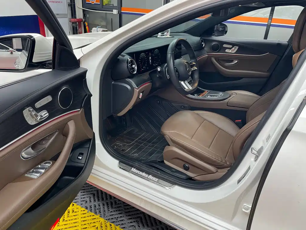 Mercedes-Benz E-Class — миниатюра 6