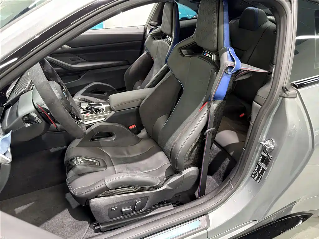 BMW M4 2022 M4