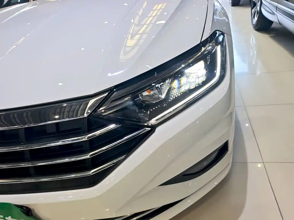 Volkswagen Sagitar — миниатюра 24