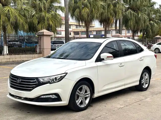 2016 Bestune B30