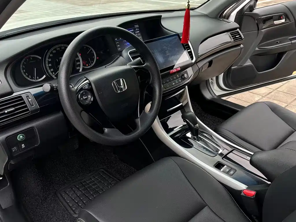 Honda Accord — миниатюра 7