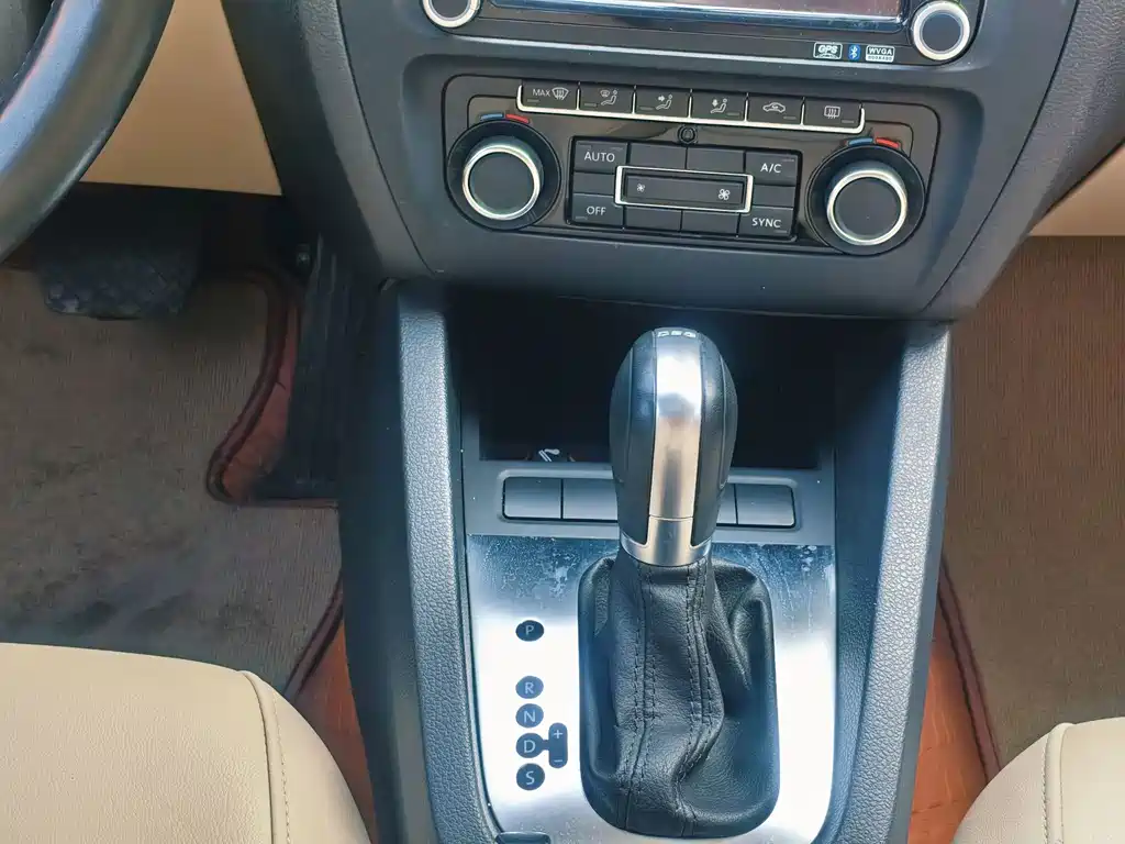 Volkswagen Sagitar — миниатюра 8