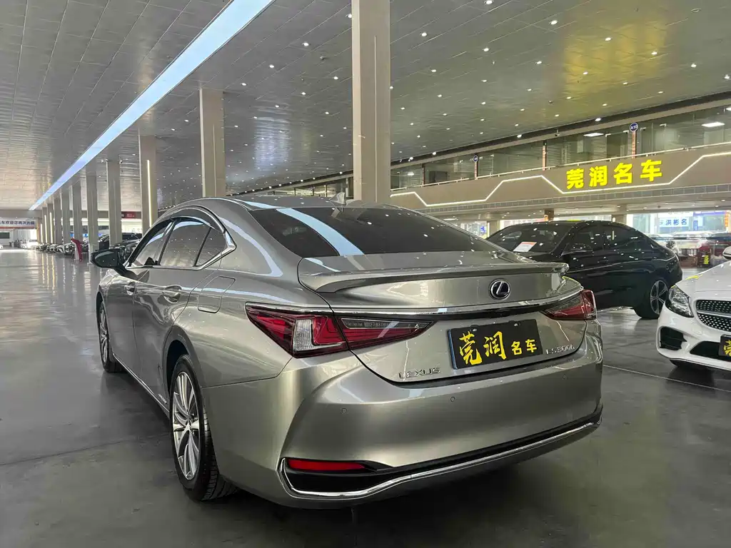 Lexus ES 2020 300h