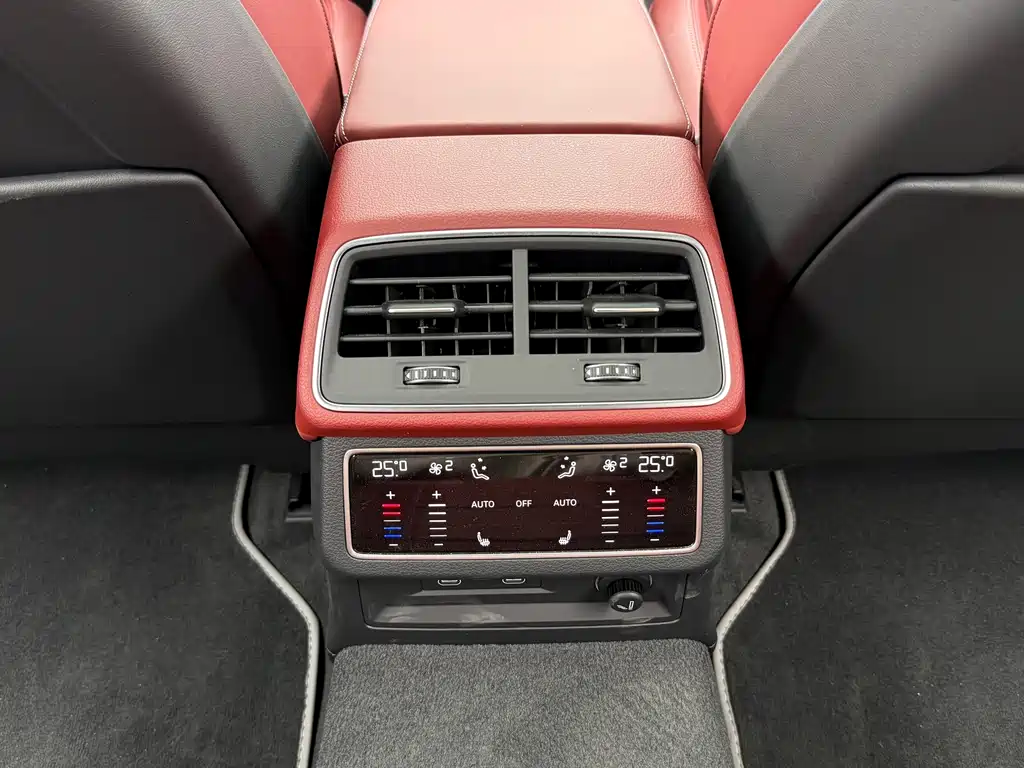 Audi A7L — миниатюра 11