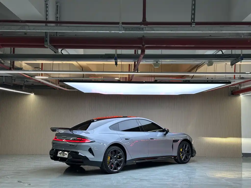 XIAOMI CAR XIAOMI SU7 ULTRA