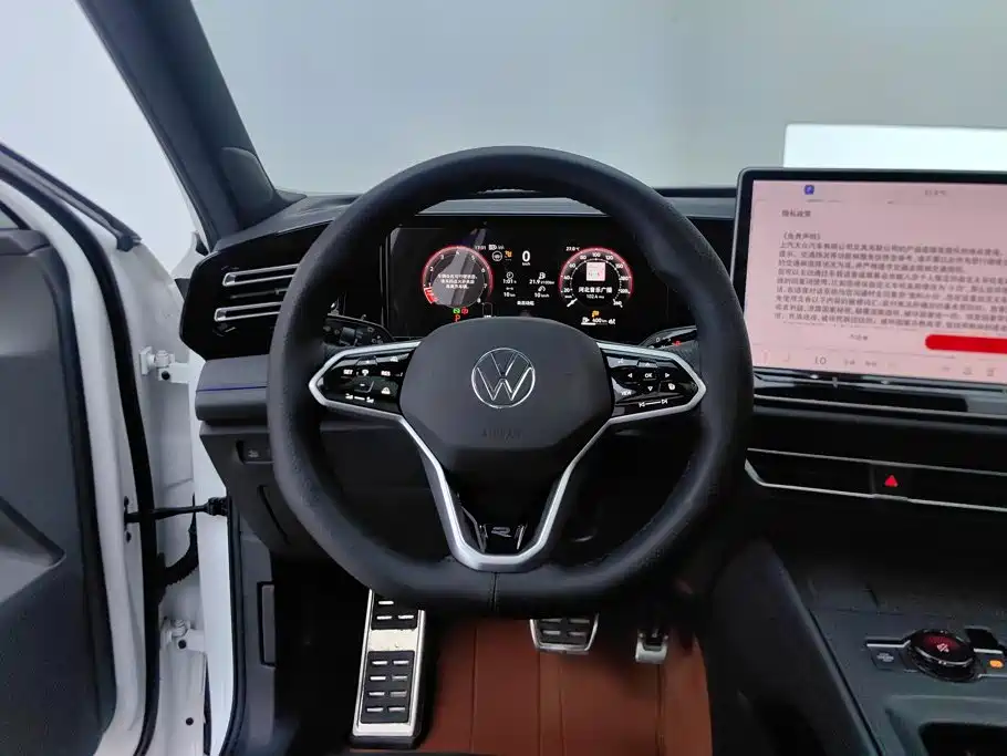 Volkswagen Tiguan L — миниатюра 15