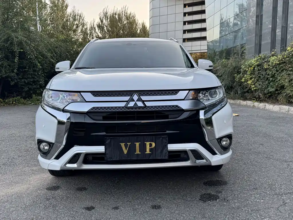 Mitsubishi Outlander — миниатюра 3
