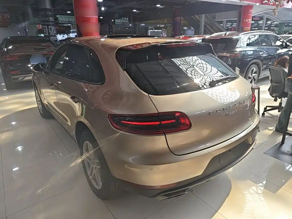 Porsche Macan — миниатюра 5