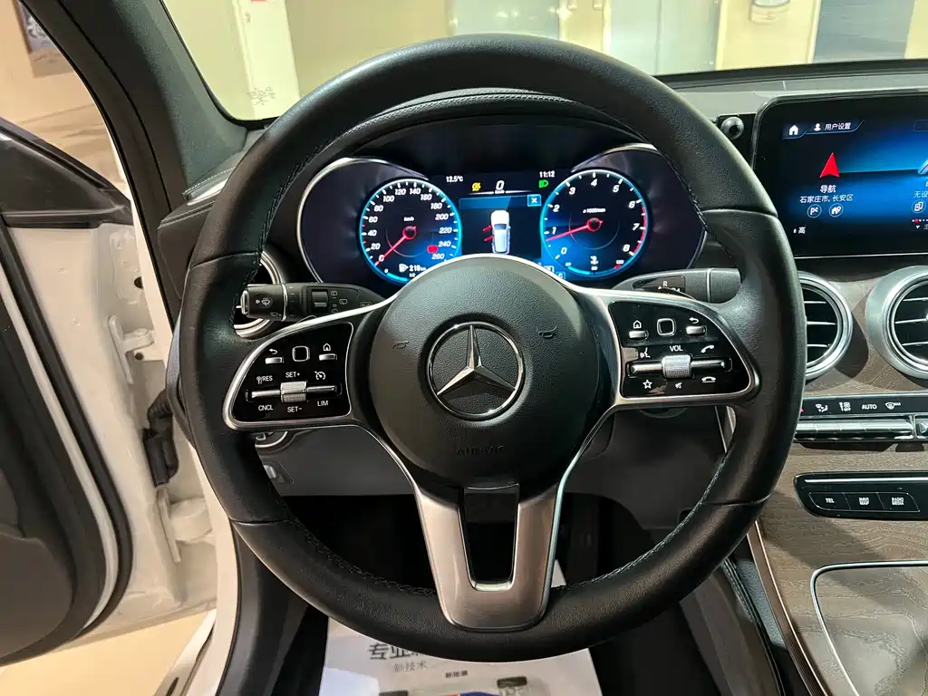 MERCEDES-BENZ GLC