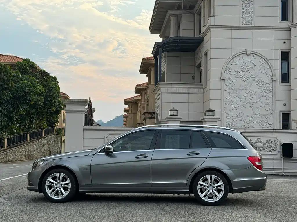 Mercedes-Benz C-Class (Import) — миниатюра 7