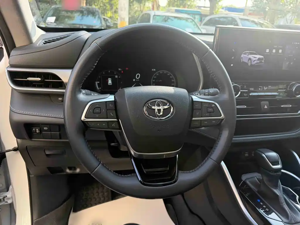 Toyota Highlander — миниатюра 3