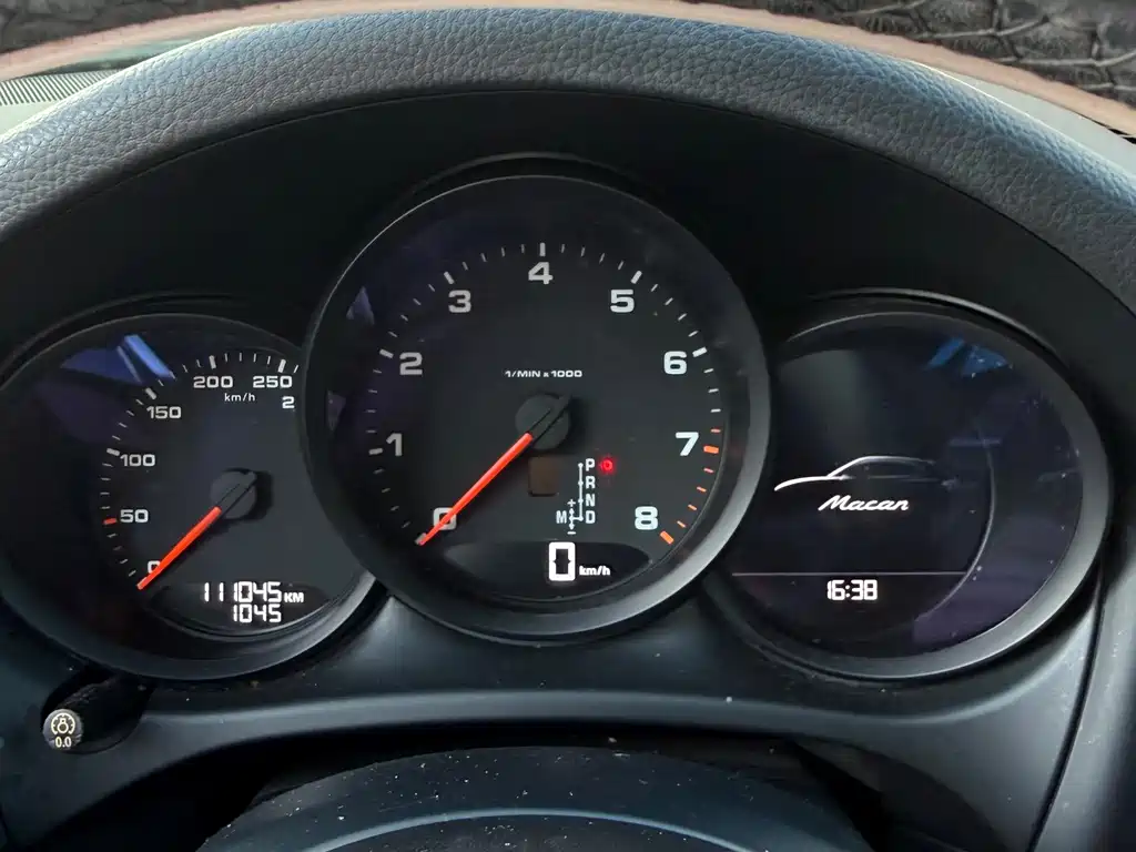 Porsche Macan — миниатюра 4