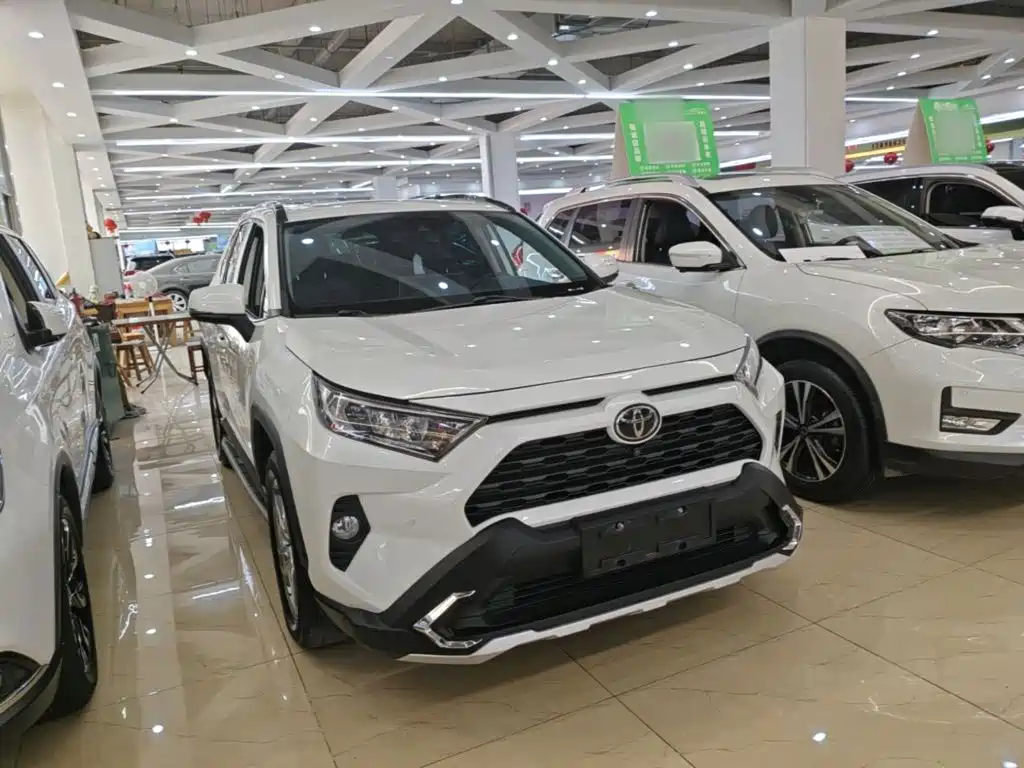Toyota RAV4 — миниатюра 4