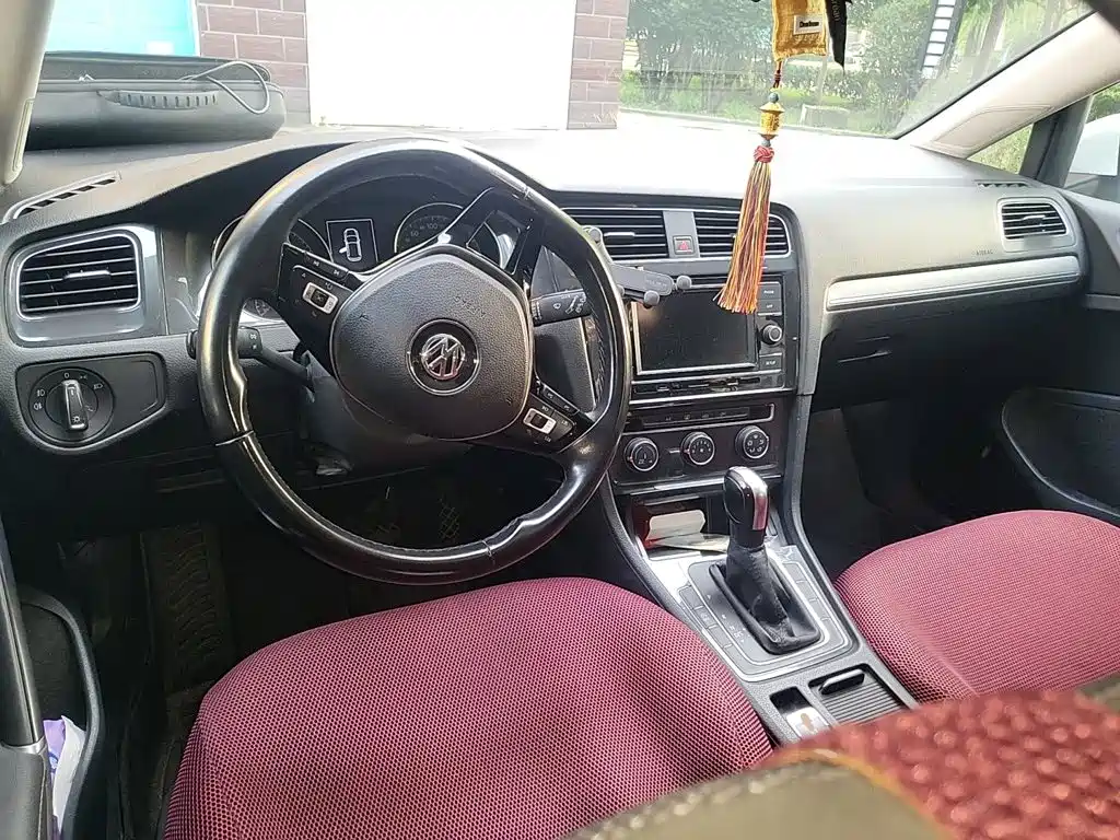 Volkswagen Golf — миниатюра 10