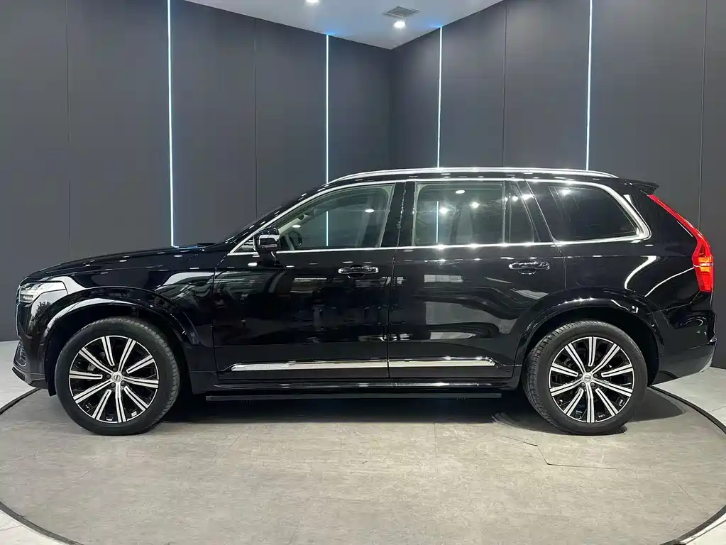 Volvo XC90 2020 T5 Luxury 7 мест