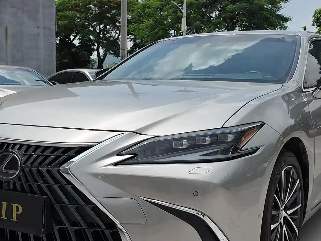 Lexus ES 2022 300h Premium