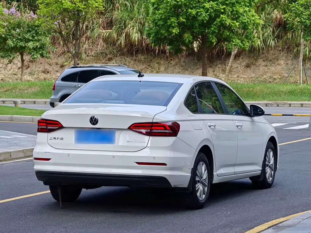 Volkswagen Lavida — миниатюра 10