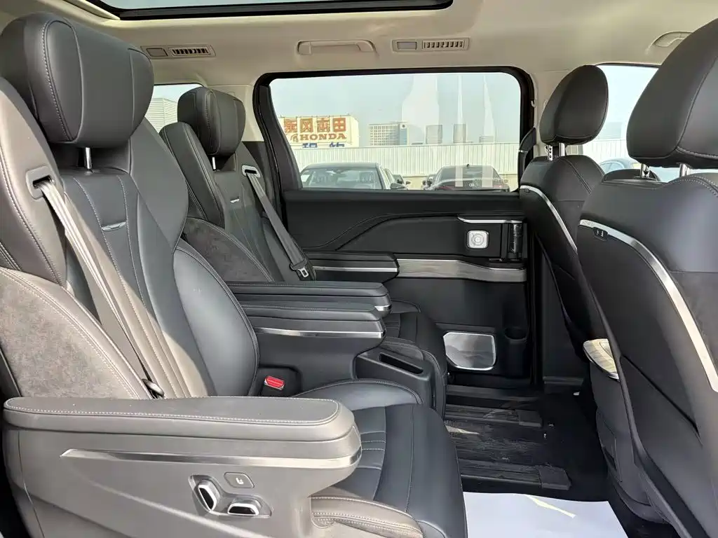 Hongqi Hongqi HQ9 — миниатюра 14