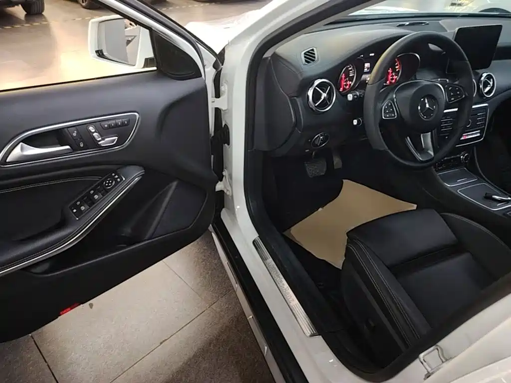 Mercedes-Benz GLA — миниатюра 16