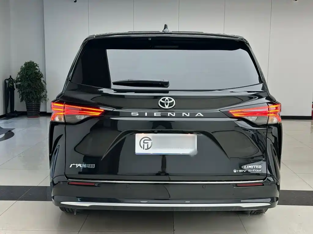 Toyota Sienna — миниатюра 12