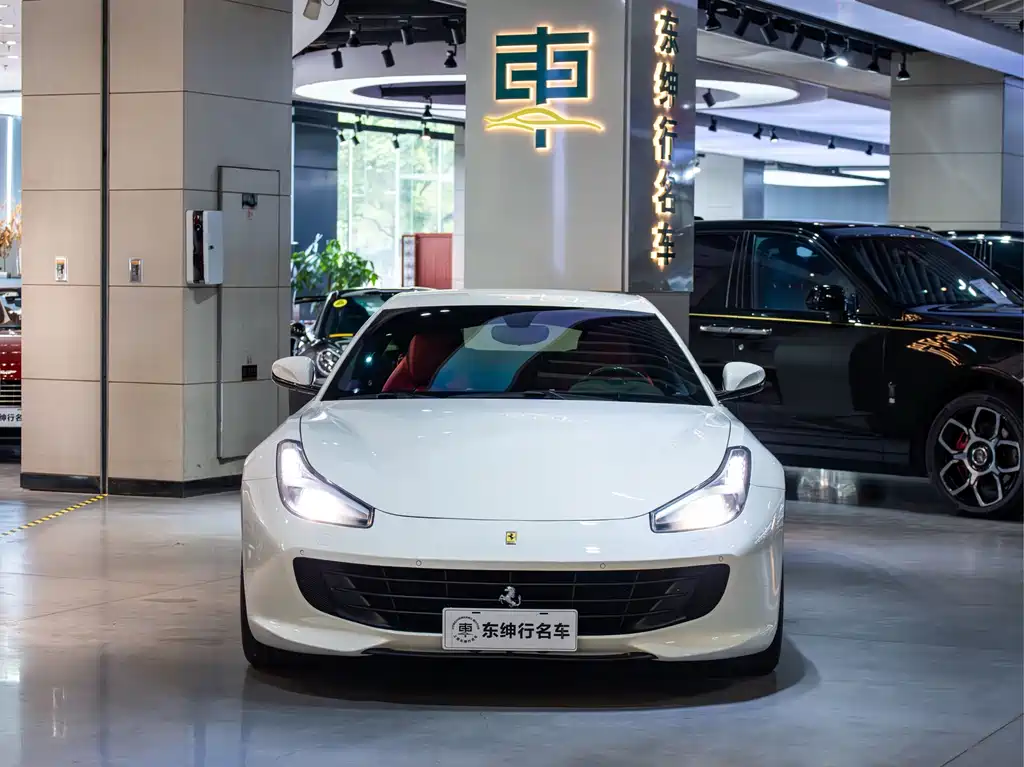 Ferrari GTC4Lusso — миниатюра 2